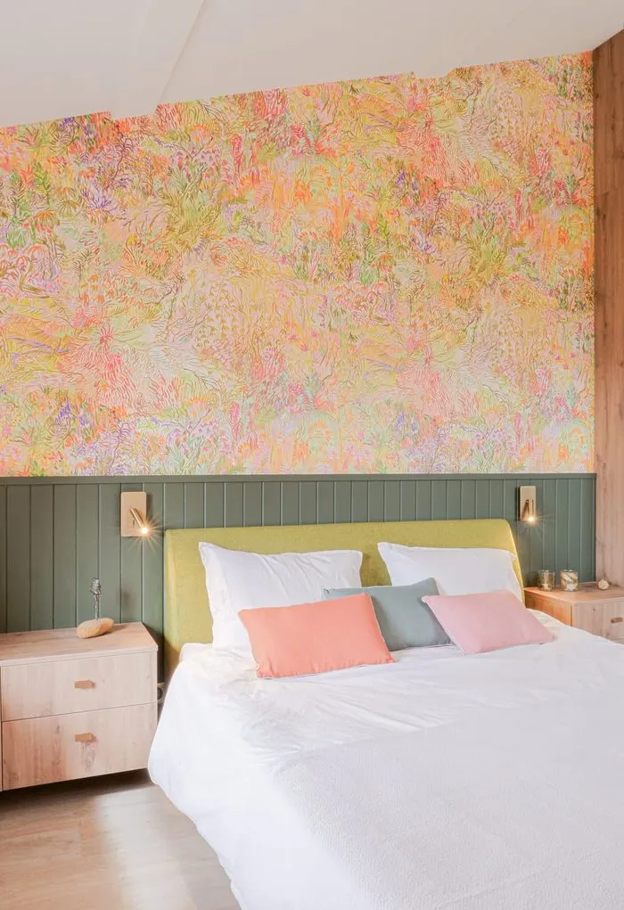 Chambre et dressing harmonieux dans une maison de l'Ain
